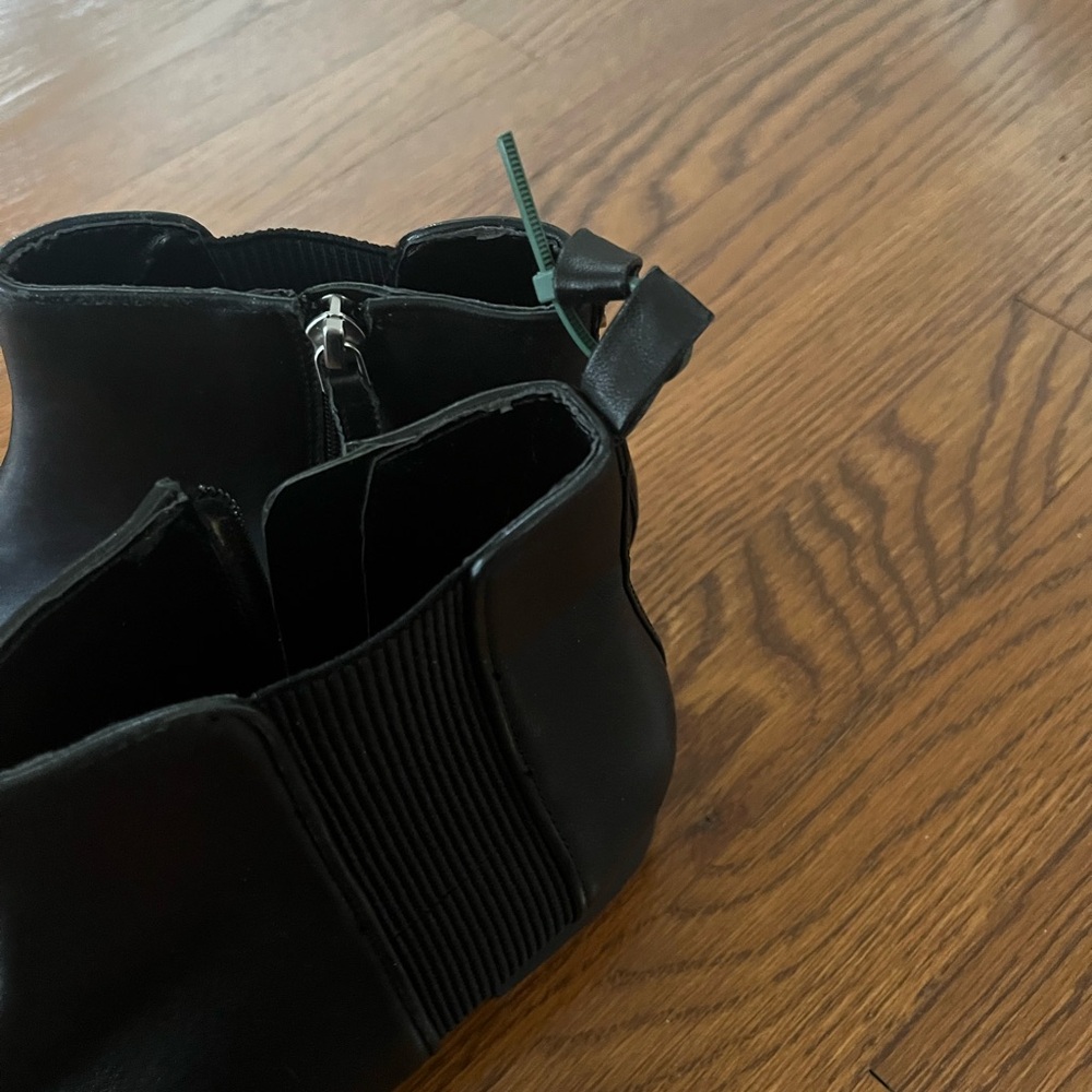 DKNY Talie Chelsea Ankle Boot (leather) - NWOB | sz 6.5 - Picture 4 of 4